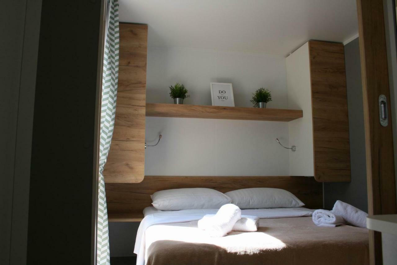 Mobile Homes Katinka, Starigrad Paklenica, Croatia Exterior photo